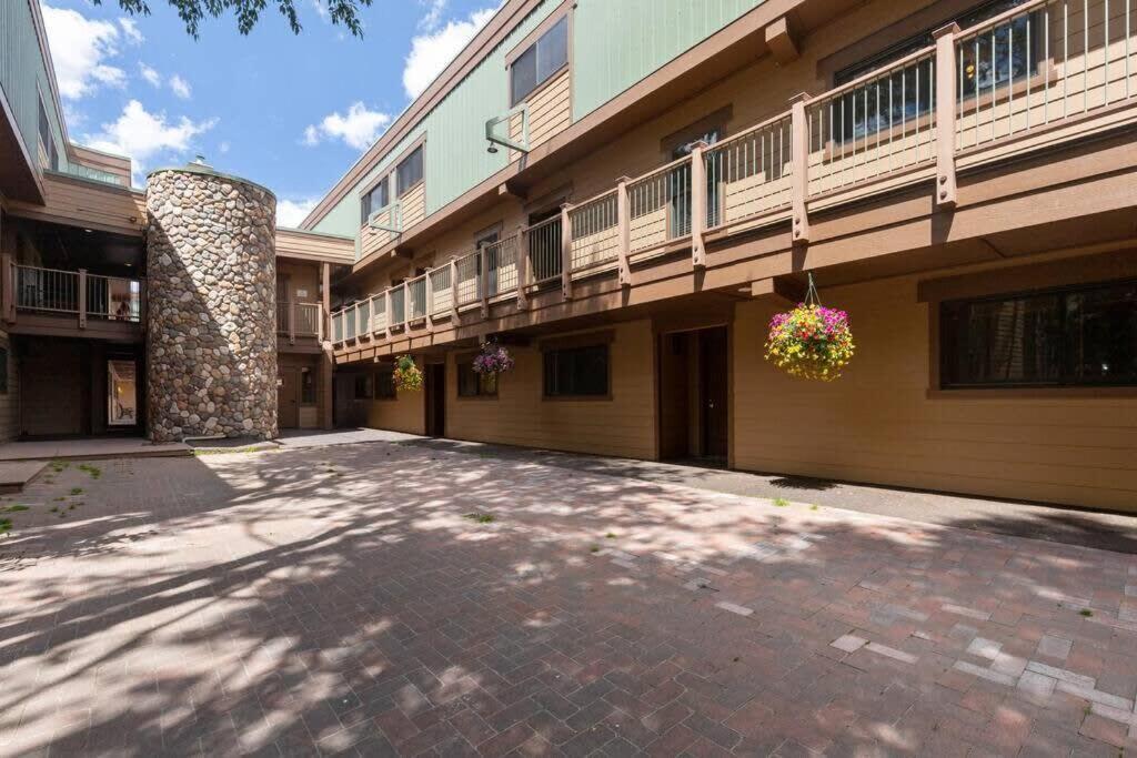 Downtown Chalet Close To Main St With Pool And Hot Tub เบรกเคนริดจ์ ภายนอก รูปภาพ